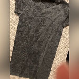 Charcoal gray lululemon swiftly tech t shirt